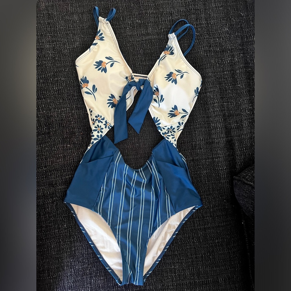 Nani one piece swim suit size M